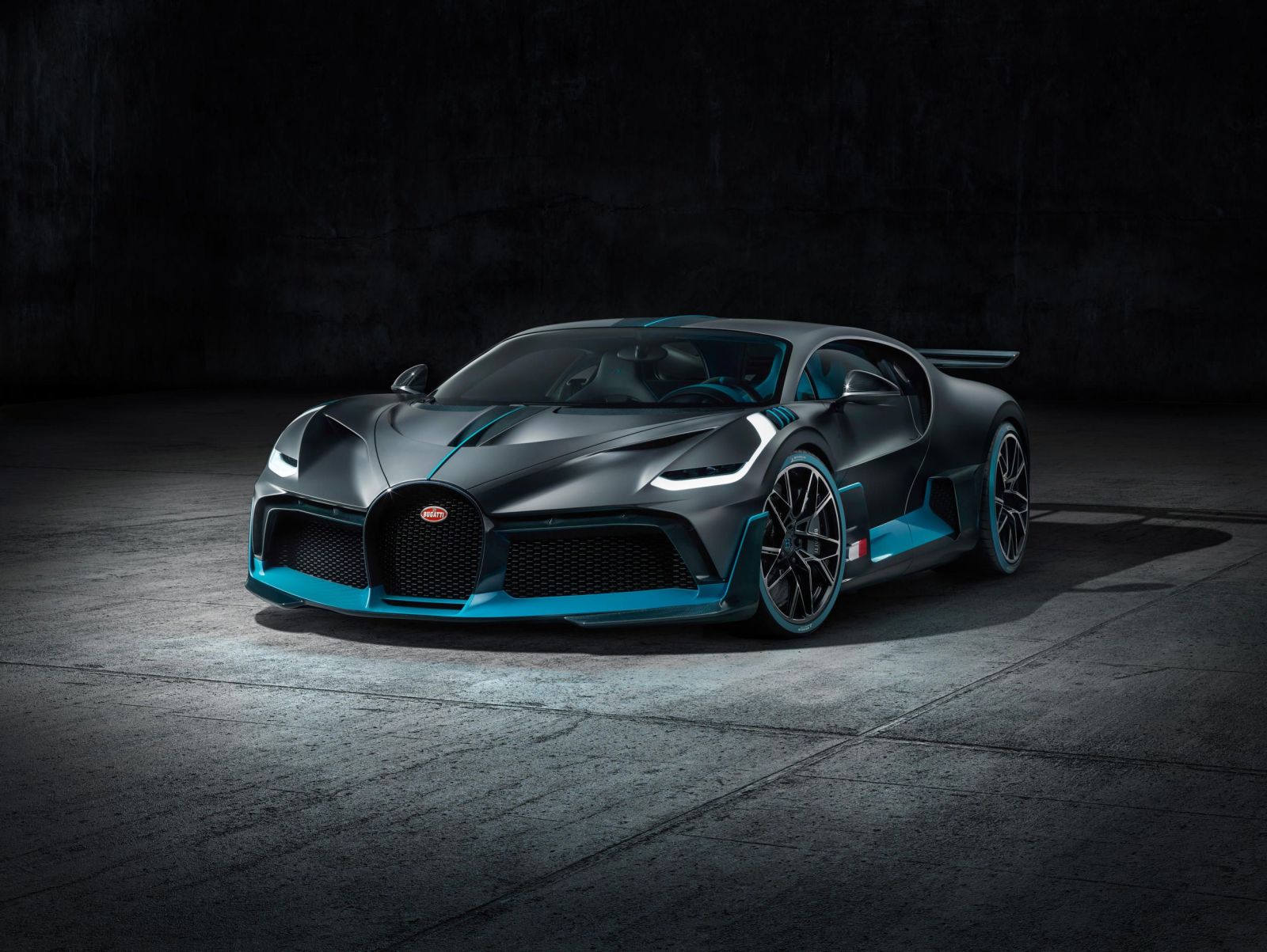 02-bugatti-divo-f34-web