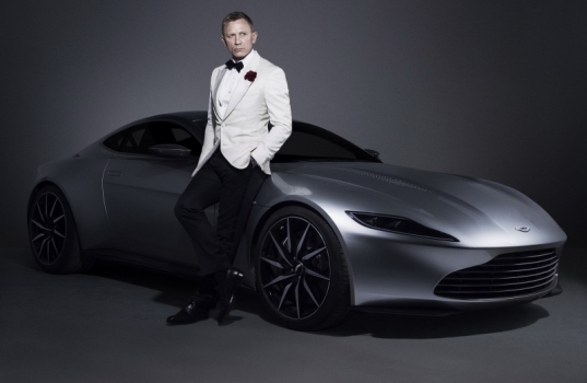 Aston_Martin_DB10_aukce_17_800_600