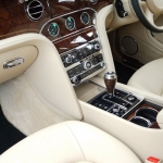 Bentley_Mulsanne_Queen_Elizabeth_II_prodej_lepsi_13_800_600