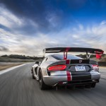 2016-Dodge-Viper-ACR-rear-end-in-motion-04