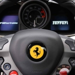 Ferrari_F12_Berlinetta_s_kouli_19_800_600