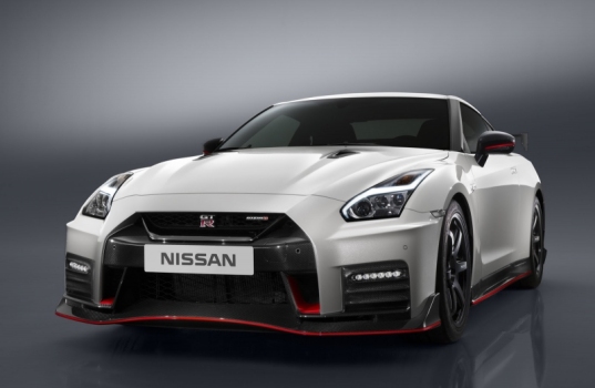 Nissan_GT-R_Nismo_2017_prvni_sada_02_800_600