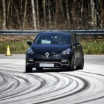 Renault_Clio_RS_16_oficialni_dalsi_01_800_600