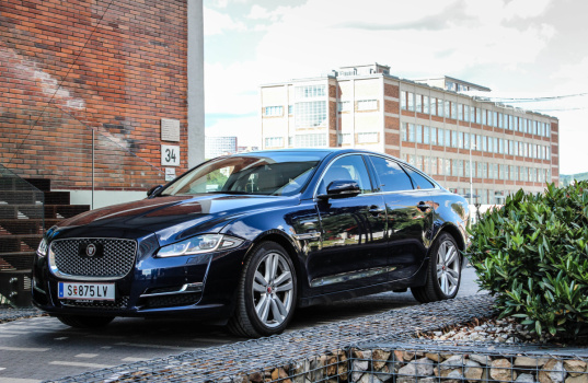 jaguar xj 2016 exterior (26)