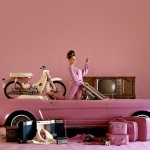 pink-cars-and-retro-girls-will-remind-you-of-the-playboy-lifestyle_4