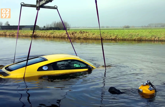 audi-r8-crashed-in-river (1)