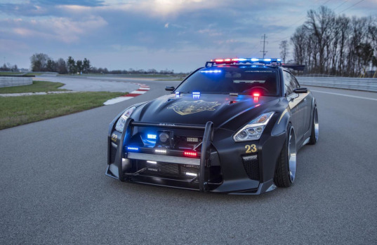 nissan-gt-r-police-pursuit-2