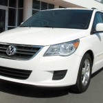 volkswagen_routan_2