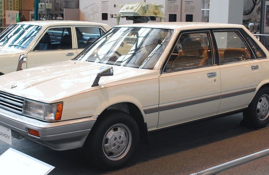 1200px-1982_toyota_camry_01