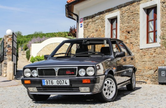 lancia-delta-hf-turbo-exterior-19