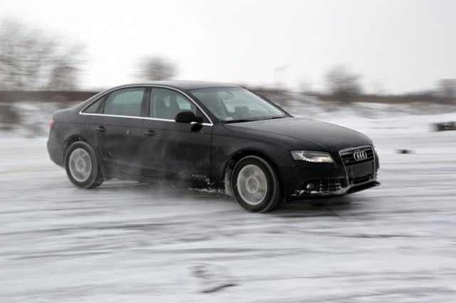 audi_a4_quattro_snow_fun