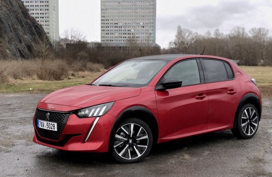 peugeot-208-1