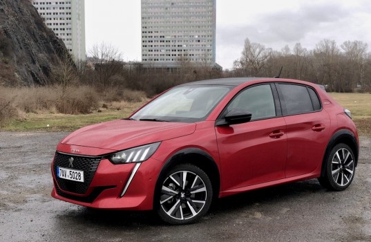 Test Peugeot 8 Puretech 100 Gt Line Auto Journal