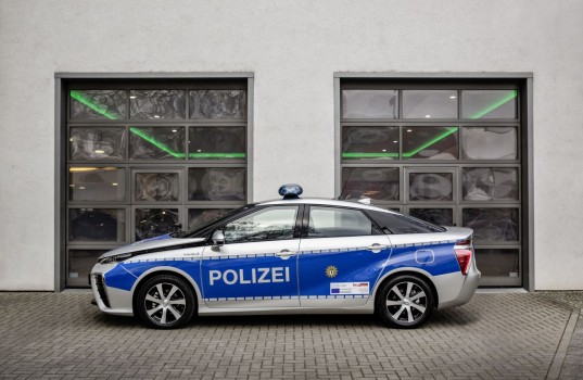 berlinska-policie-jezdi-v-toyote-mirai