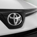 ext-corolla-front-logo-1a_18