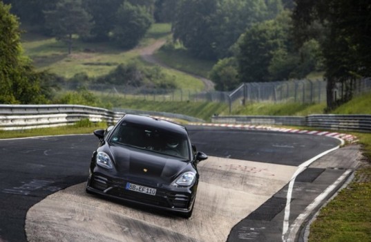 202-porsche-panamera-facelift-nurburgring-karusell