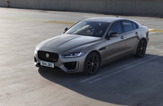 2021-jaguar_xe_facelift-11