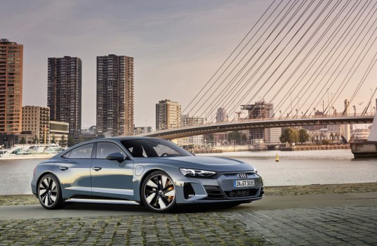 2021-audi_e-tron_gt-elektromobil-4