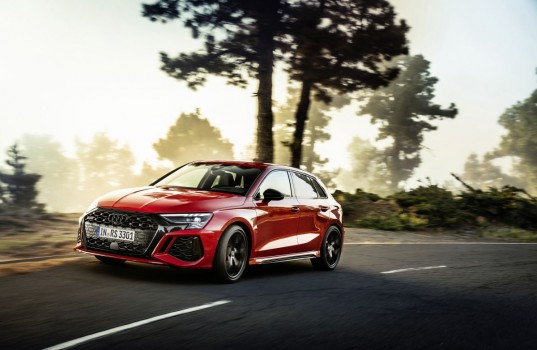 2021-audi_rs3_sportback-12