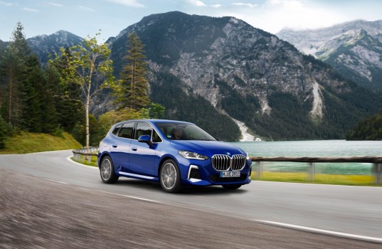 2022-bmw-rady-2-active-tourer-modra-15