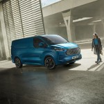 2022_ford_e-transit_custom_03