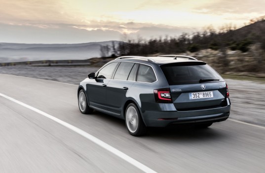 230301_25-years-of-the-skoda-octavia-combi-4_376fa245-2048x1365