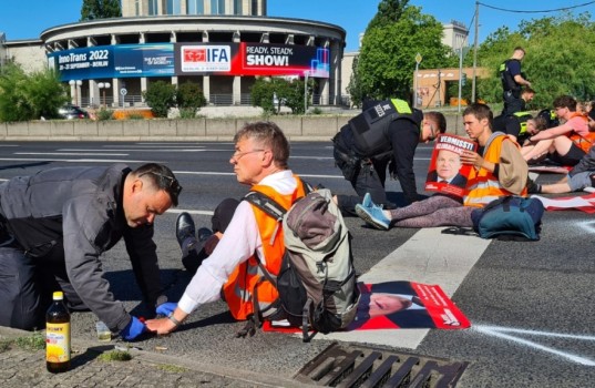 uprising-of-the-last-generation-protest-in-berlin-1-5988913-1657890122112