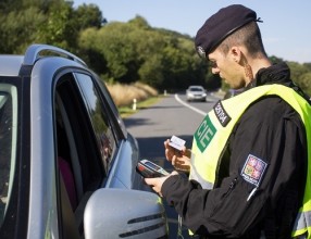 dopravní policie, policista, namátková kontrola, řidičský průkaz, řidič