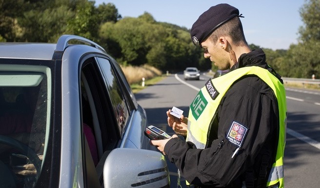 dopravní policie, policista, namátková kontrola, řidičský průkaz, řidič