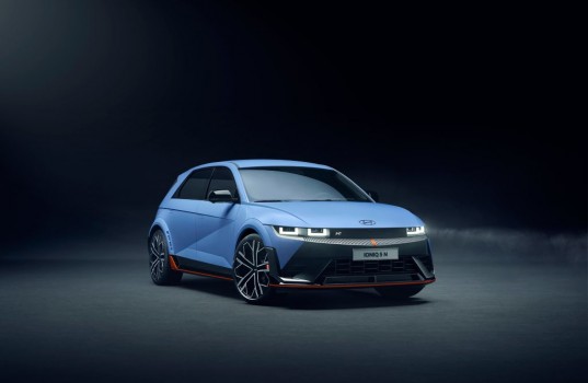 hyundai-ioniq-5-n-debut-goodwood-2023-studio-exterior-01_wid_1024