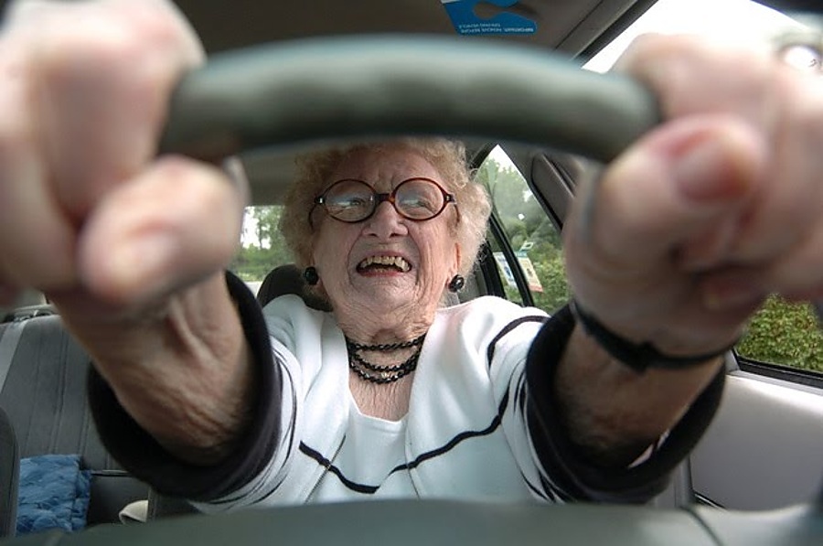 old-woman-driver