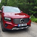 mercedes-benz-glb-2024-1