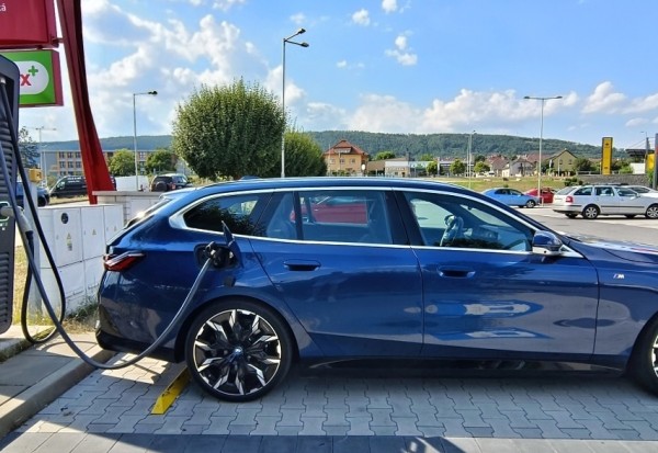 bmw-i5-touring-11