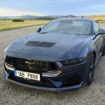 ford-mustang-dark-horse-1