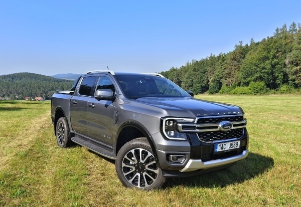 ford-ranger-platinum-2024-3