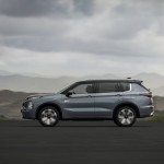 new-outlander-phev_012l