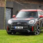 p90542911_highres_mini-countryman-03-2