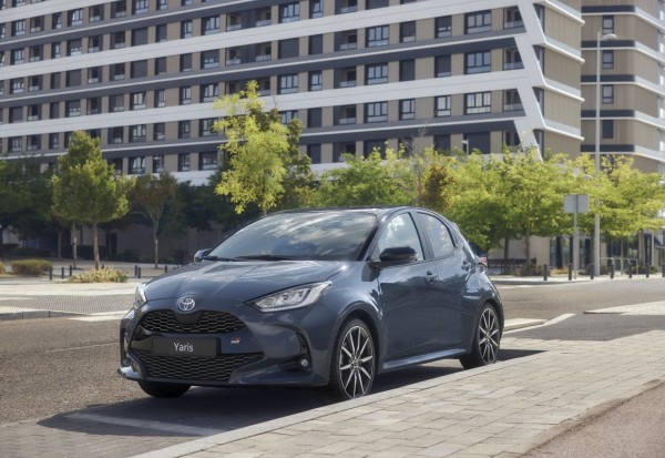 2025_yaris_gr_sport_image_1