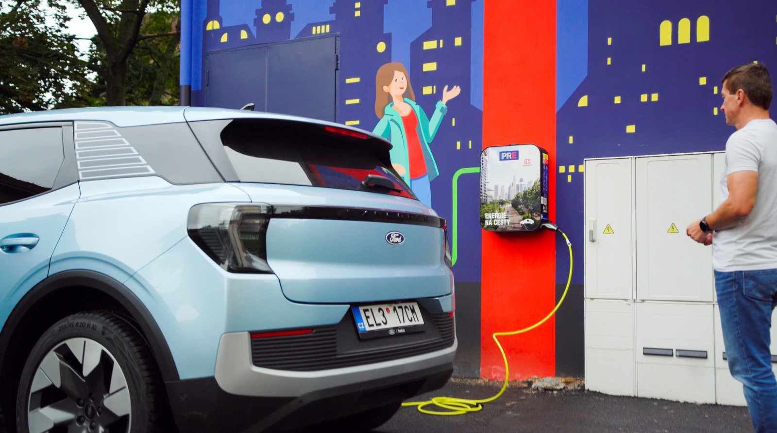 Kolik stojí dobíjení elektromobilu? Výrazně méně, ale i více než provoz spalovacího motoru