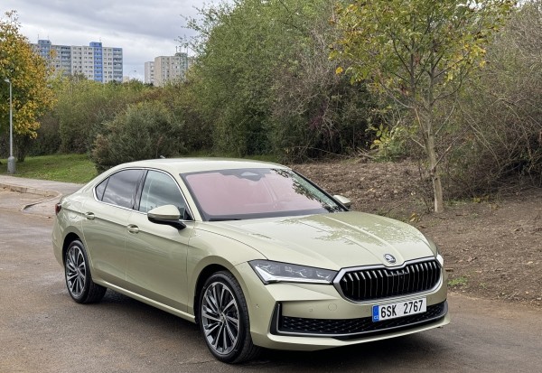 skoda-superb-2025-15